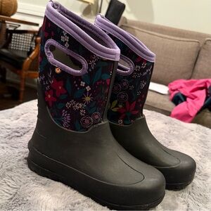 Bogs Kids' Floral Black and Purple Rain Boots